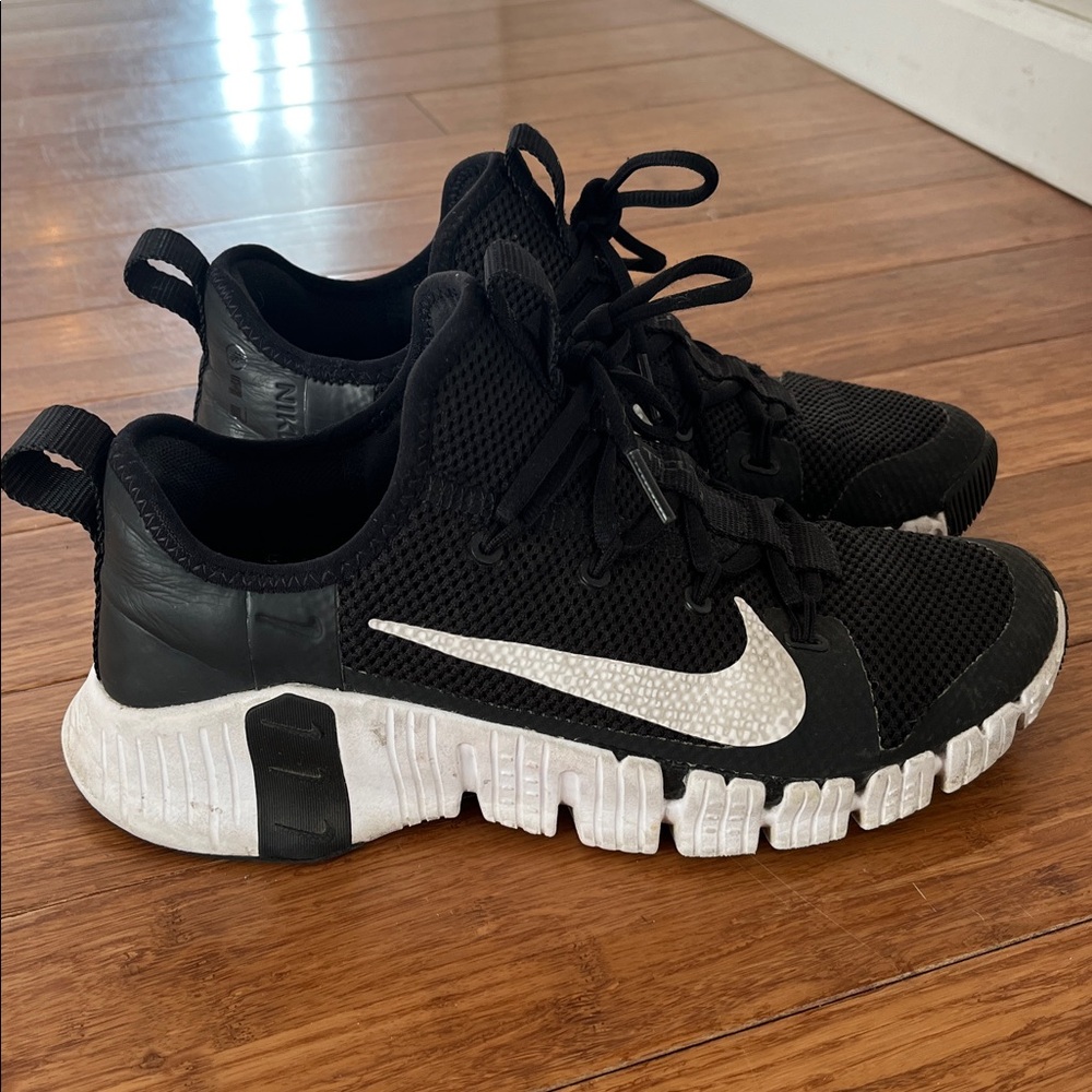 Nike Metcon Black and White Athletic Shoes